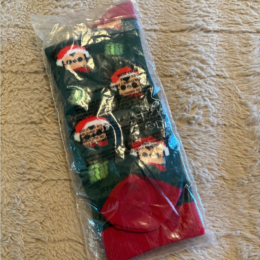 NWT Festive Christmas Mickey Mouse funko Elf Socks osfm (A1)